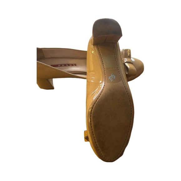 Prada Logo Patent Bow Heels in size 7.5 - Picture 5 of 11